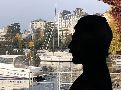 レマン湖を眺めるフレディのオブジェ